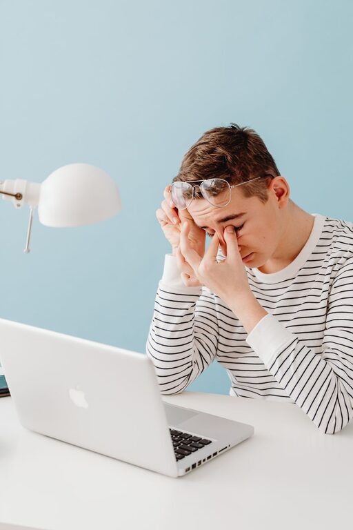 How to Protect Your Eyes During Screen Time: Simple Tips